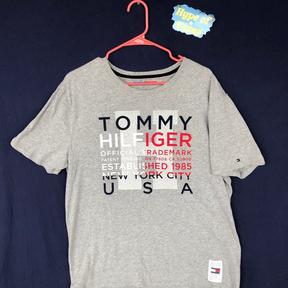 Tommy Hilfiger “New York City” Shirt Size Large